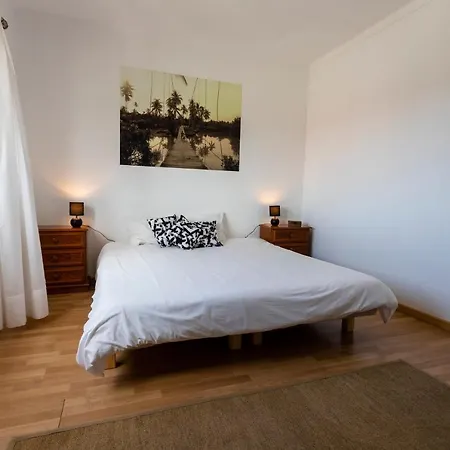 Sunny Place- Walking Distance To The Beach Apartment